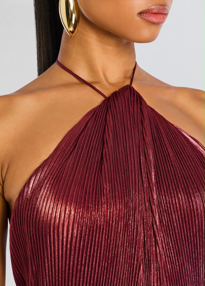 V. E. Vestido Maxi Plisado Metalizado Borgoña con Abertura