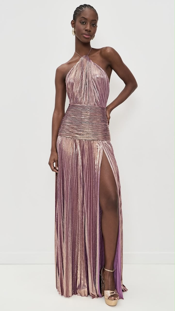 V. E. Vestido Maxi Plisado Metalizado Rosa Dorado con Abertura