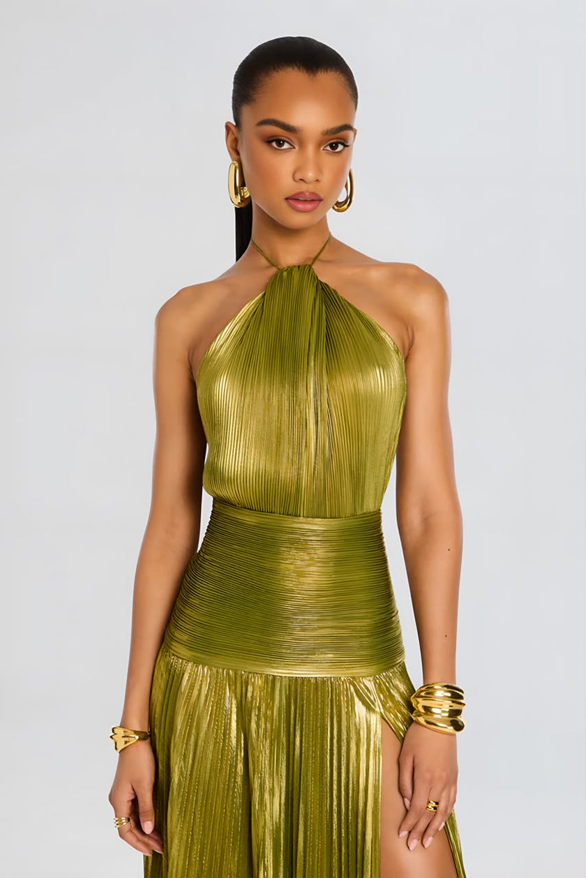 V. E. Vestido Maxi Plisado Metalizado Verde Oliva con Abertura