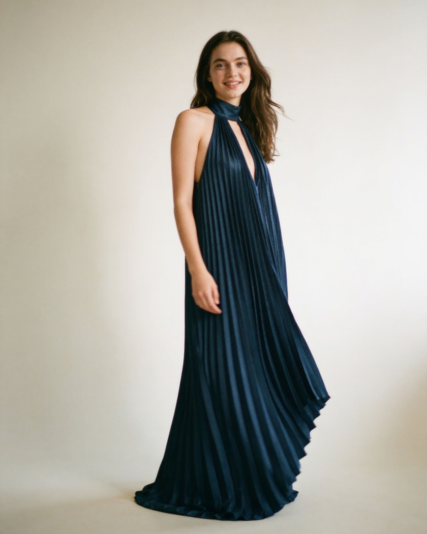 V. E. Maxi Plisado Azul Noche con Escote