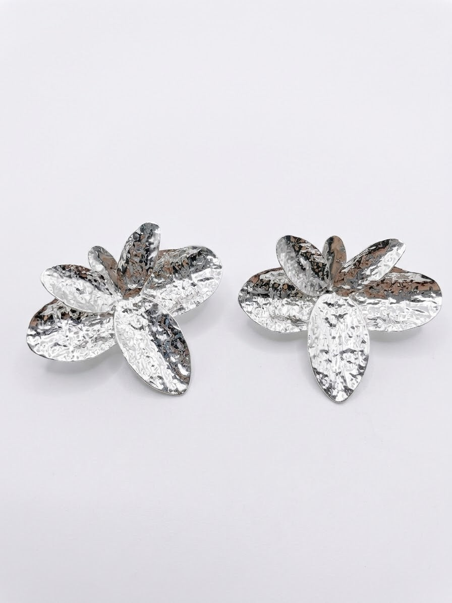 Zarcillos Botón Flor de Orquídea Metalizada