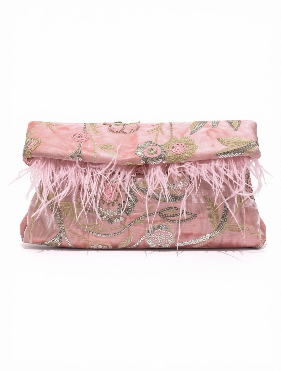 Bolso de Mano Tipo Pouch Plegable – Bordado Floral Rosa y Remate de Plumas